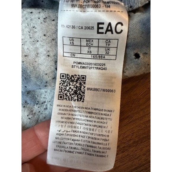 Guess Tie Dye T Shirt Mens XS Short Sleeve Crewneck White Blue Destroyed Holes - Picture 6 of 14